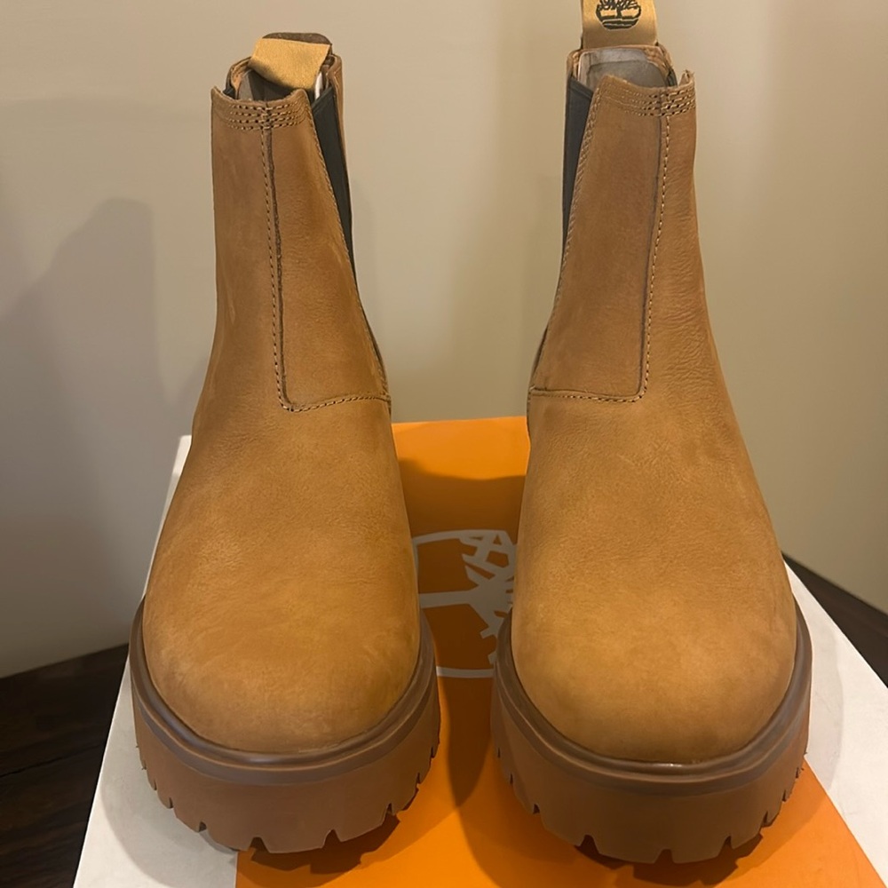 Timberland Women's Tan Chelsea Boots